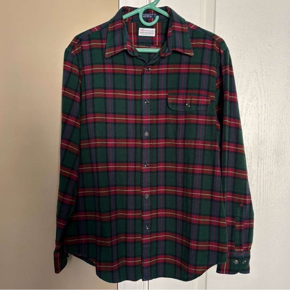 Charwood Davidsons Men’s Classic Flannel Plaid Shirt. Size Large.